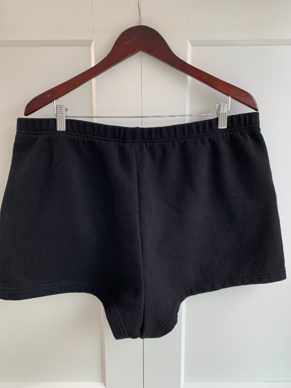 Aritizia COZY Sweatfleece perfect fit High Rise Mini Short in Black size S - Picture 4 of 8